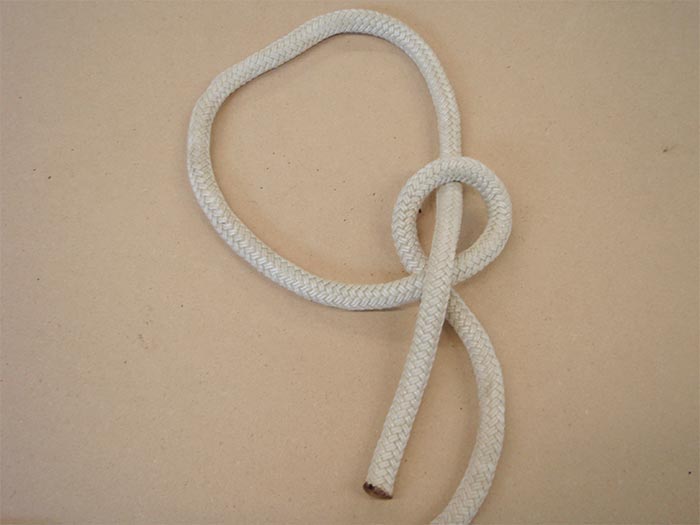 how to tie bowline knot step by step. Bowline step two.